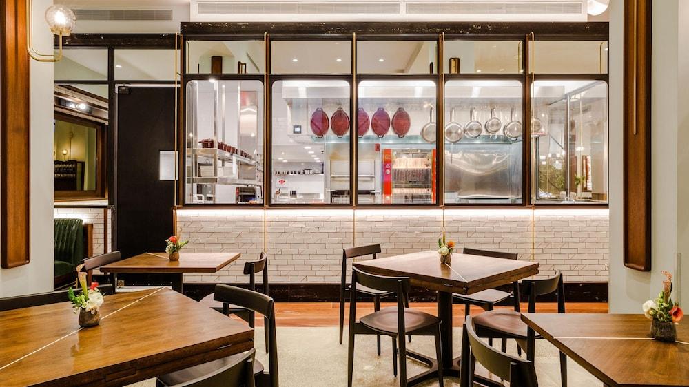Hotel The Evelyn Nomad New York Esterno foto Interior of the restaurant