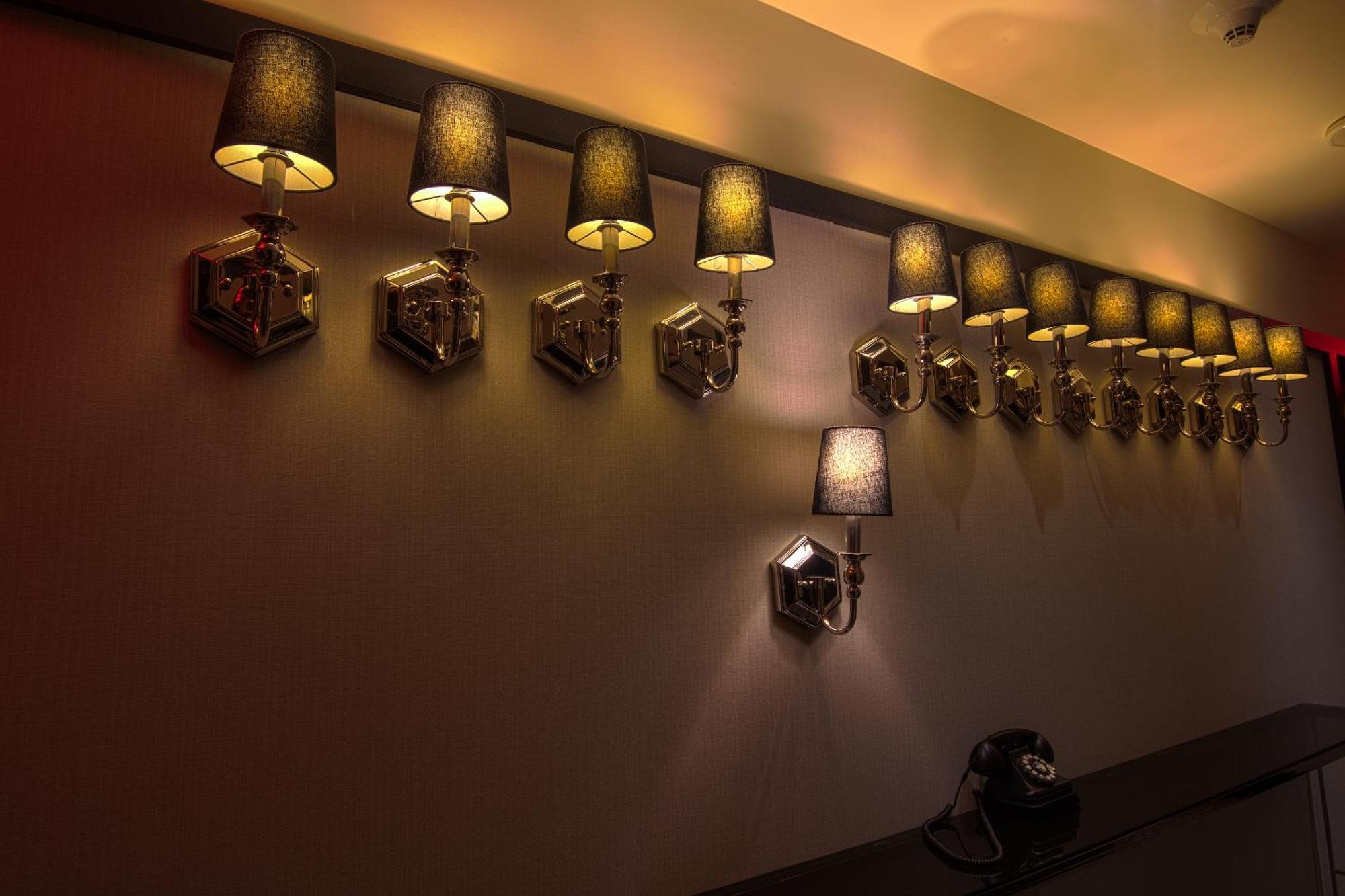 Hotel The Evelyn Nomad New York Esterno foto Wall lights